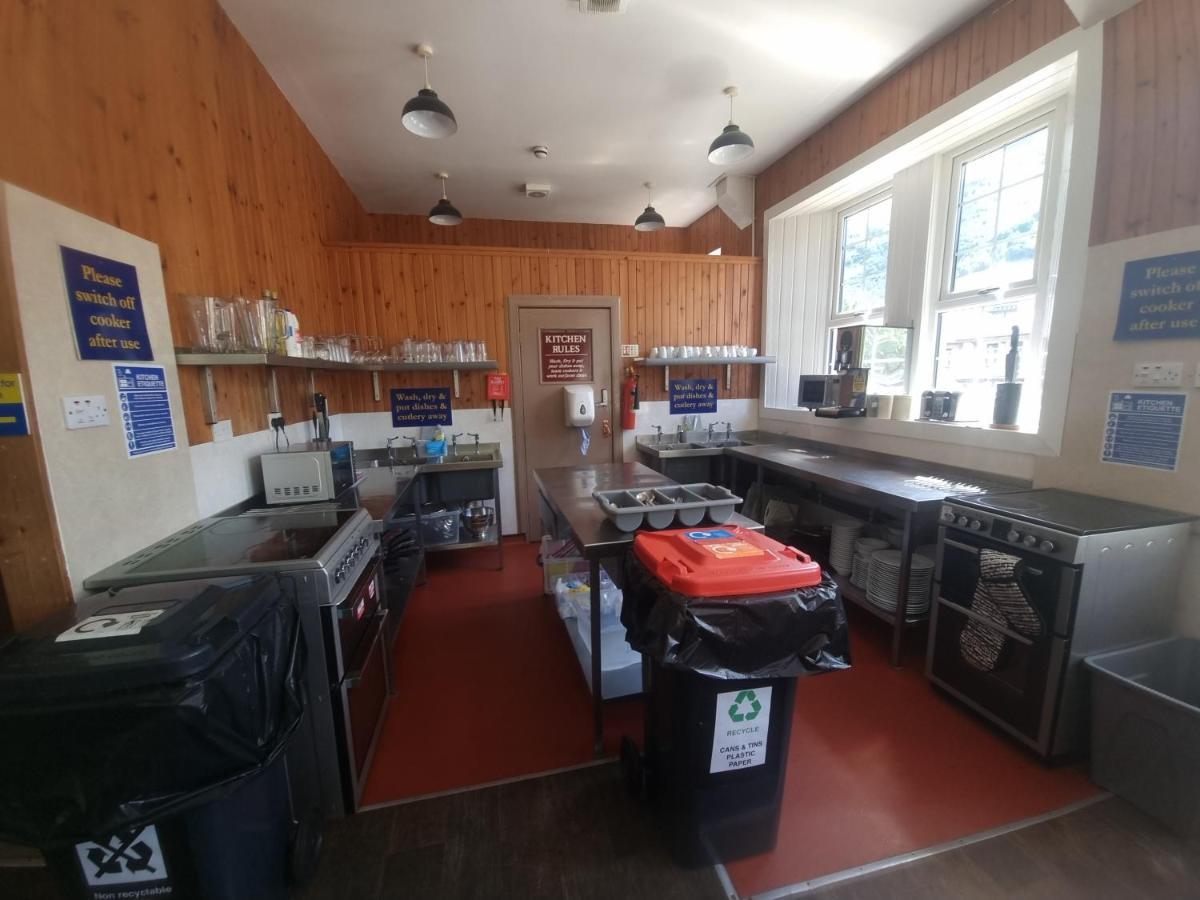 Blackwater Hostel Кинлохливен Экстерьер фото