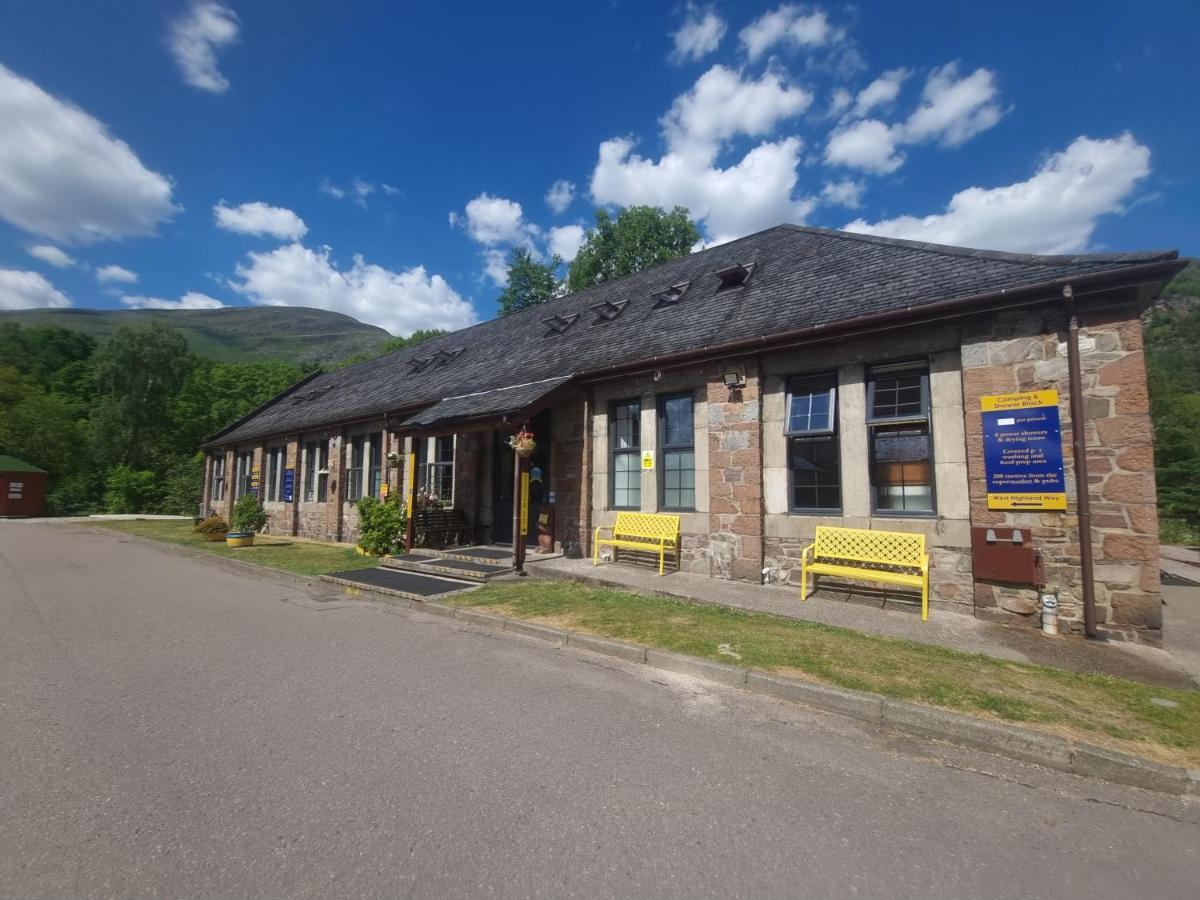 Blackwater Hostel Кинлохливен Экстерьер фото