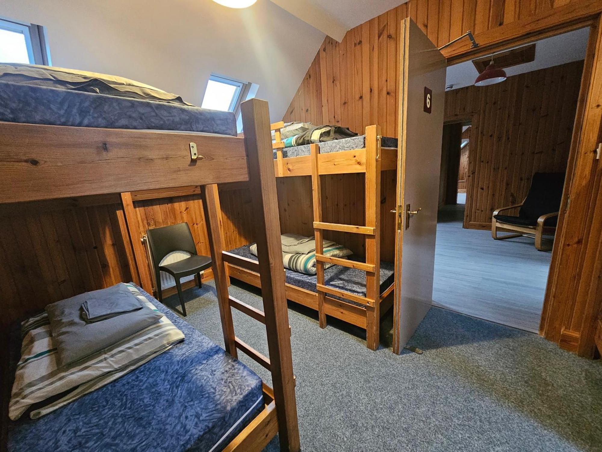 Blackwater Hostel Кинлохливен Экстерьер фото