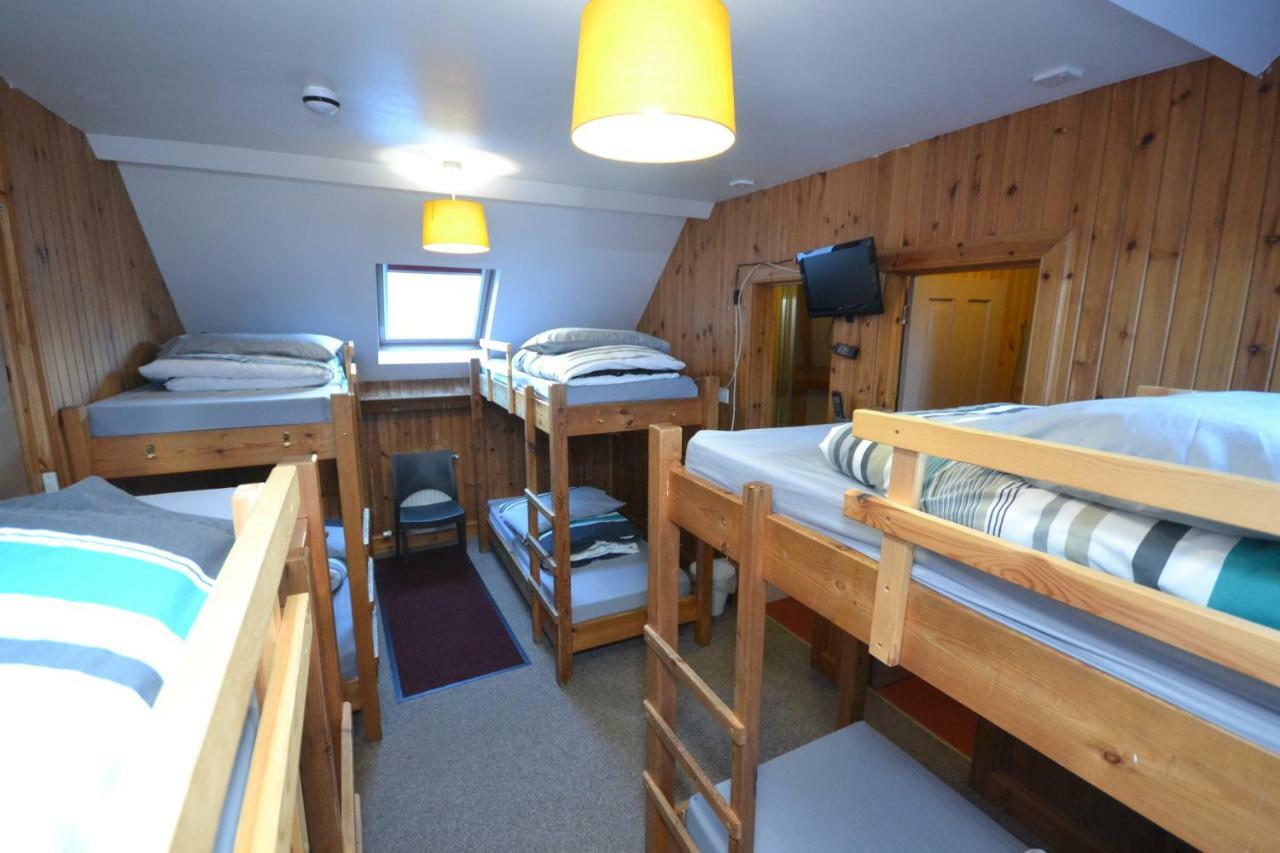 Blackwater Hostel Кинлохливен Экстерьер фото