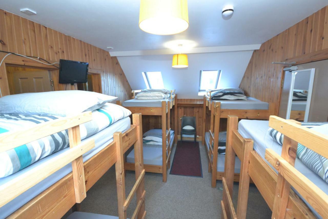 Blackwater Hostel Кинлохливен Экстерьер фото