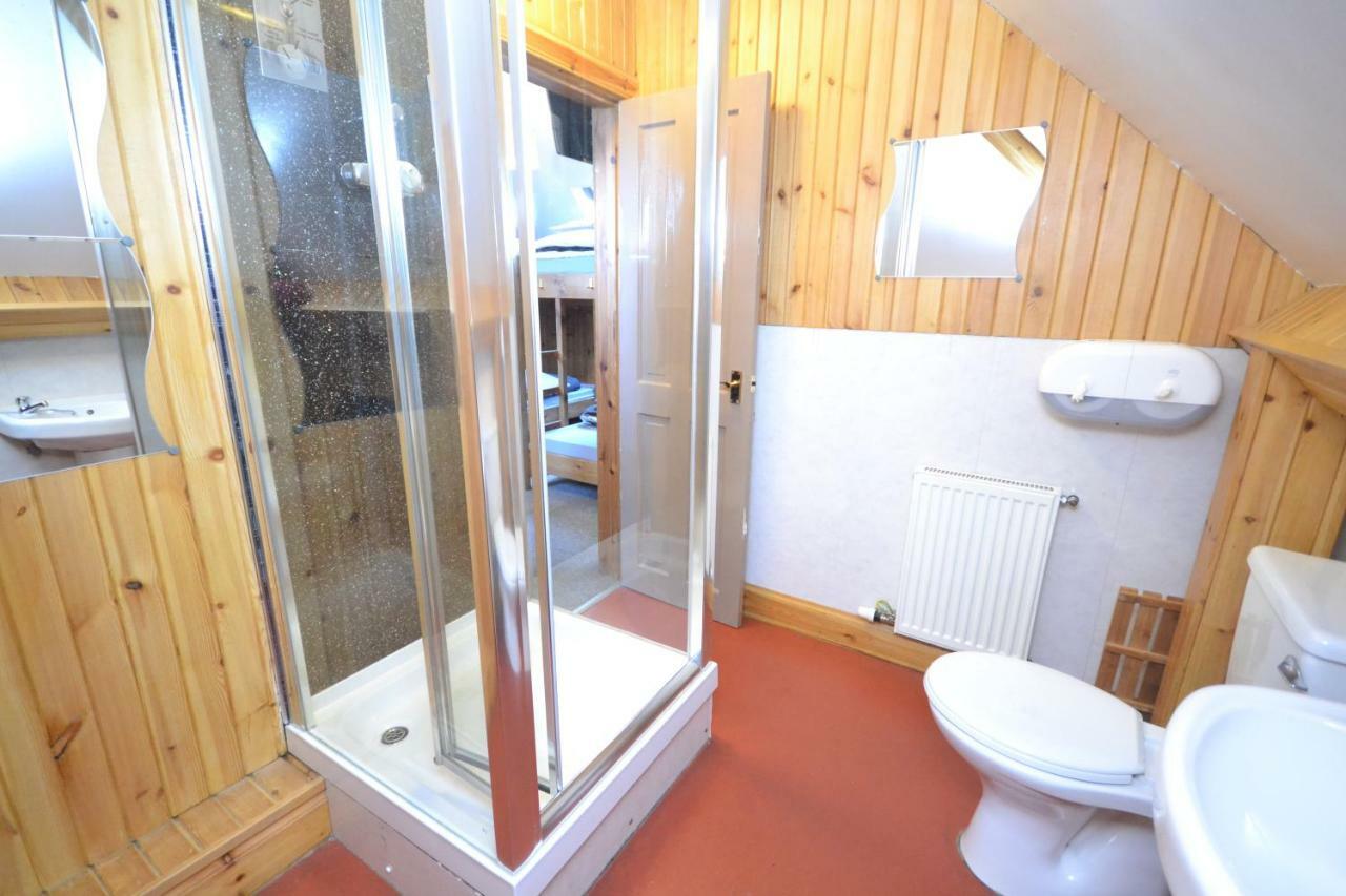 Blackwater Hostel Кинлохливен Экстерьер фото