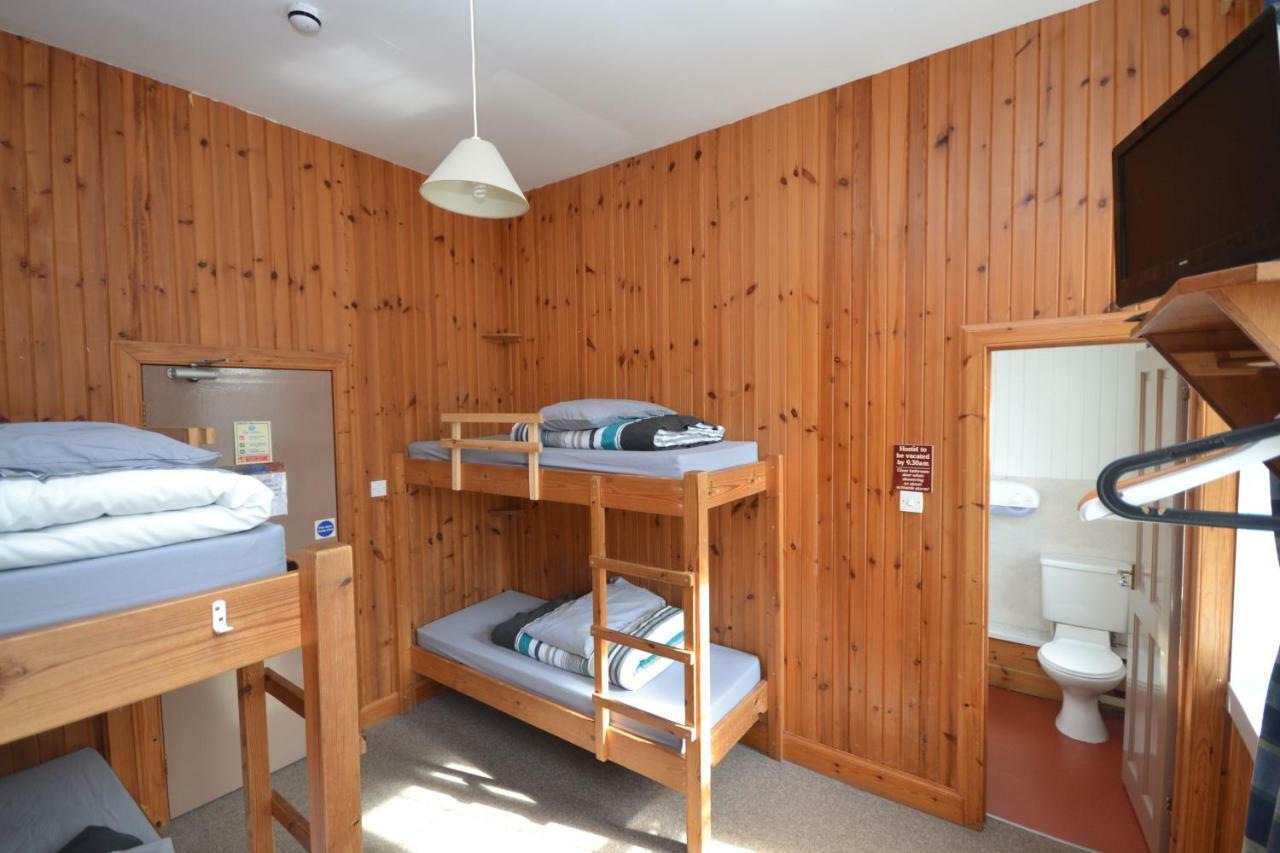Blackwater Hostel Кинлохливен Экстерьер фото