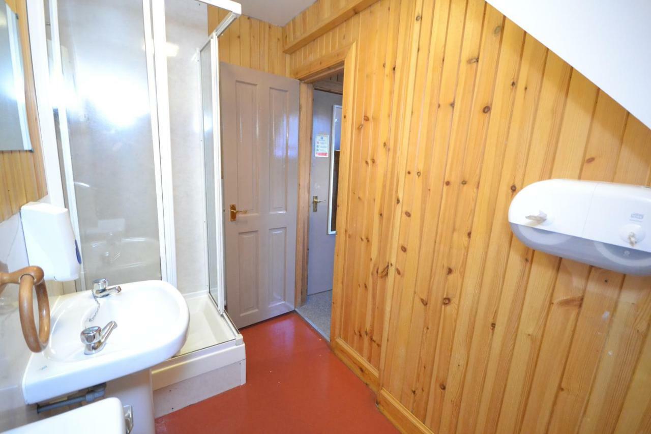 Blackwater Hostel Кинлохливен Экстерьер фото